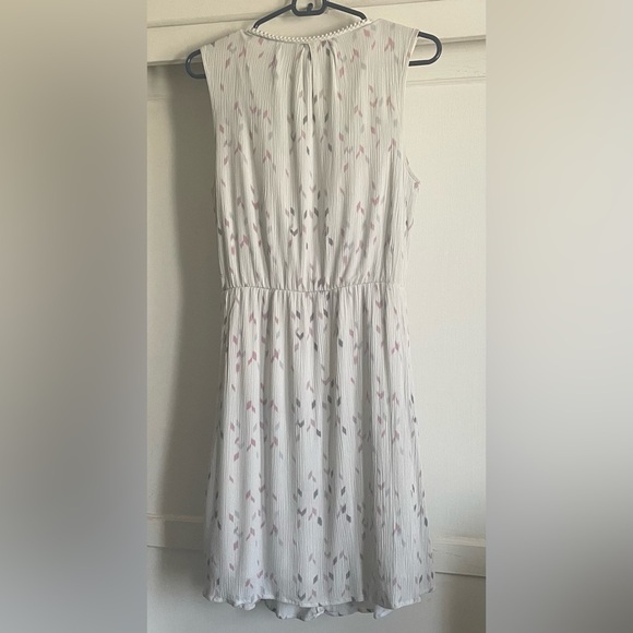 Q&A Nataliya Crochet Detail Dress. Pre-Owned. - Picture 4 of 6